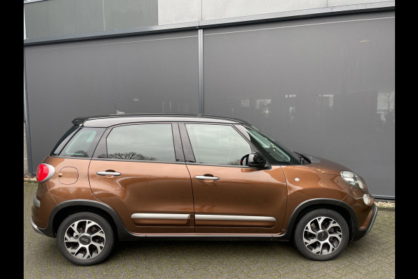 Fiat 500L 0.9 TwinAir Cross Àchteruitrijcamera - Airco - Cruise control - Parkeersensor achter - Navigatiesysteem full map - Bluetooth - Licht metalen velgen 16 inch - Mistlampen voor - Radio - Start/stop systeem - Stuu