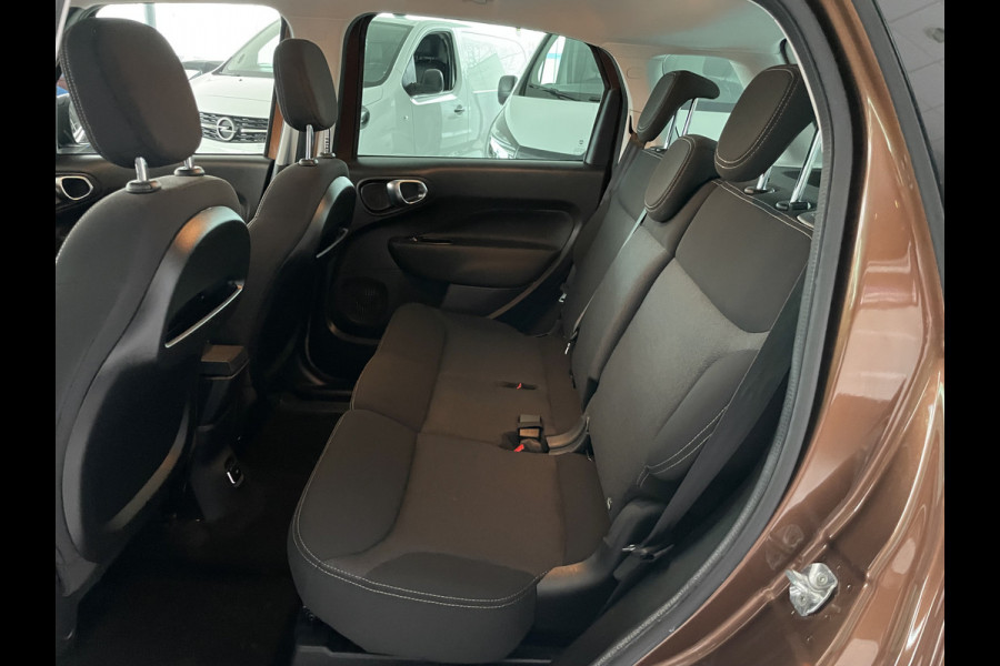 Fiat 500L 0.9 TwinAir Cross Àchteruitrijcamera - Airco - Cruise control - Parkeersensor achter - Navigatiesysteem full map - Bluetooth - Licht metalen velgen 16 inch - Mistlampen voor - Radio - Start/stop systeem - Stuu