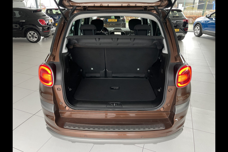 Fiat 500L 0.9 TwinAir Cross Àchteruitrijcamera - Airco - Cruise control - Parkeersensor achter - Navigatiesysteem full map - Bluetooth - Licht metalen velgen 16 inch - Mistlampen voor - Radio - Start/stop systeem - Stuu