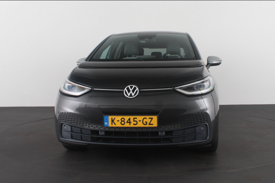 Volkswagen ID.3 First Plus 58 kWh Trekhaak / Camera / Matrix-LED / Stuurwiel verwarmd