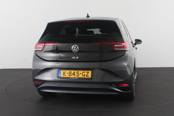 Volkswagen ID.3 First Plus 58 kWh Trekhaak / Camera / Matrix-LED / Stuurwiel verwarmd