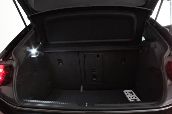 Volkswagen ID.3 First Plus 58 kWh Trekhaak / Camera / Matrix-LED / Stuurwiel verwarmd