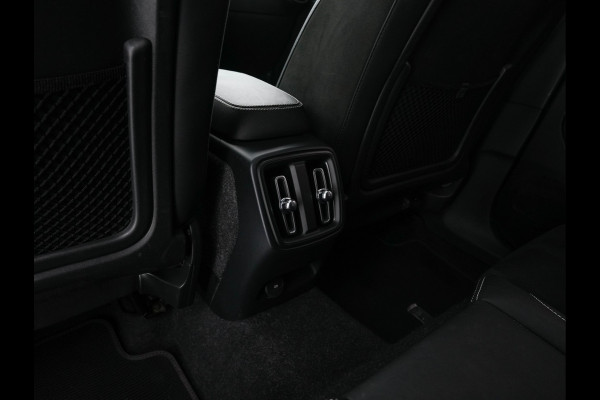 Volvo C40 Recharge Twin Intro Edition 78 kWh AWD [ 3-Fase ] {SOH-87%} (INCL-BTW) Aut. *HEATPUMP | PANO | LEATHER-ALCANTARA | DIGI-COCKPIT | FULL-LED | HARMAN/KARDON | TOPVIEW | NAVI-FULLMAP | ECC | PDC | KEYLESS | HEATED-SPORTSEATS | TOWBAR | PRIVACY-GLASS | 20