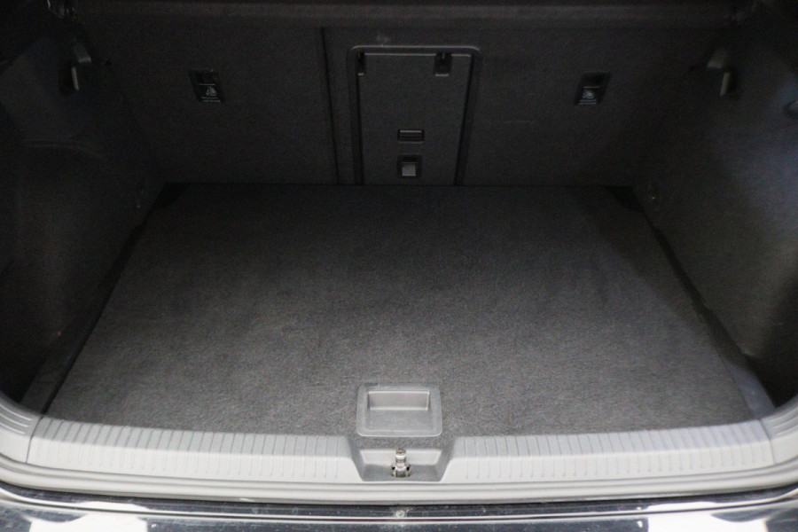 Volkswagen Golf 2.0 TSI R 4Motion Panoramadak, Akrapovic, Head-Up, IQ, ACC, H&K Sound, 19"