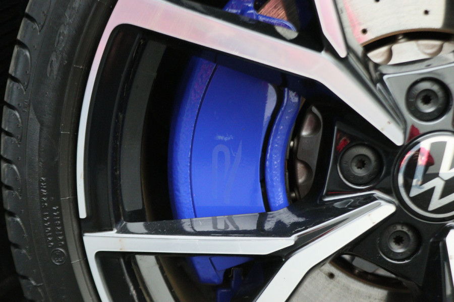 Volkswagen Golf 2.0 TSI R 4Motion Panoramadak, Akrapovic, Head-Up, IQ, ACC, H&K Sound, 19"