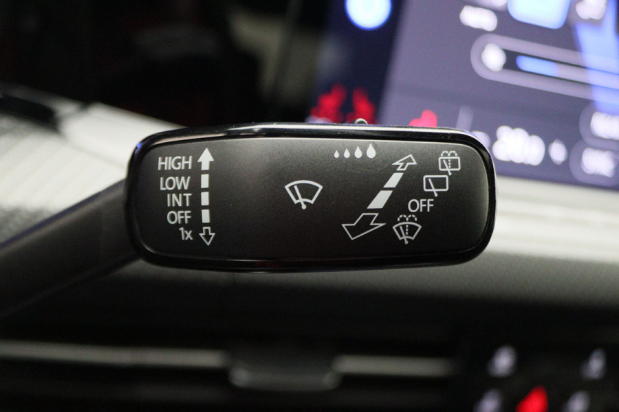 Volkswagen Golf 2.0 TSI R 4Motion Panoramadak, Akrapovic, Head-Up, IQ, ACC, H&K Sound, 19"