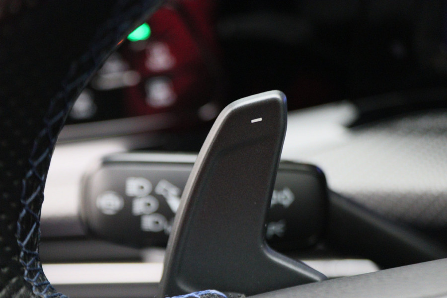 Volkswagen Golf 2.0 TSI R 4Motion Panoramadak, Akrapovic, Head-Up, IQ, ACC, H&K Sound, 19"