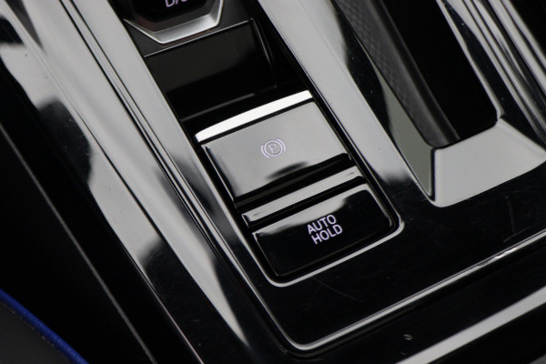 Volkswagen Golf 2.0 TSI R 4Motion Panoramadak, Akrapovic, Head-Up, IQ, ACC, H&K Sound, 19"