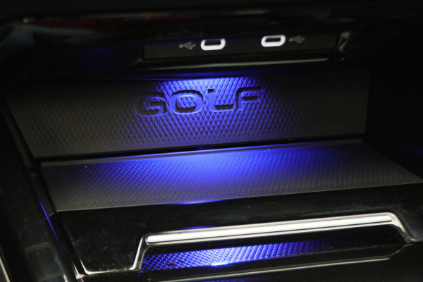 Volkswagen Golf 2.0 TSI R 4Motion Panoramadak, Akrapovic, Head-Up, IQ, ACC, H&K Sound, 19"