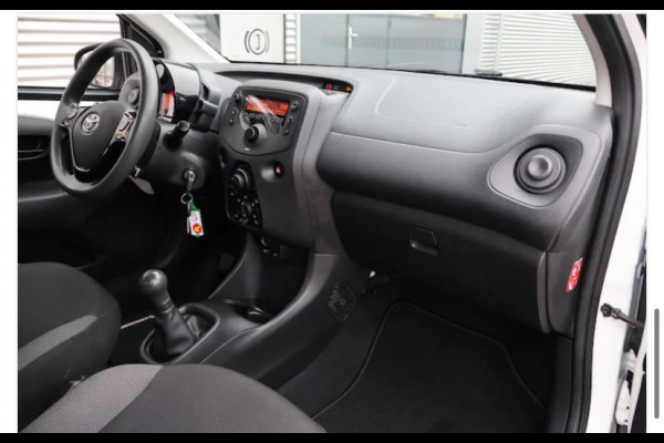 Toyota Aygo 1.0 VVT-i 5-DEURS/75900KM/AIRCO/CRUISE/BLUETHOOT