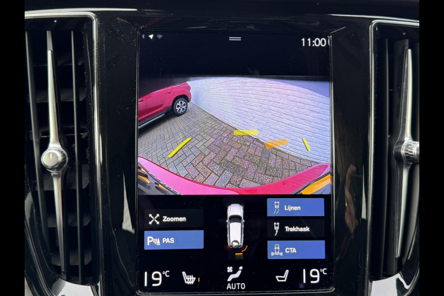 Volvo V60 2.0 B3 Momentum Advantage Automaat Comfortpack Adaptive cruise Climate control Leer Full LED Dodehoekdetectie