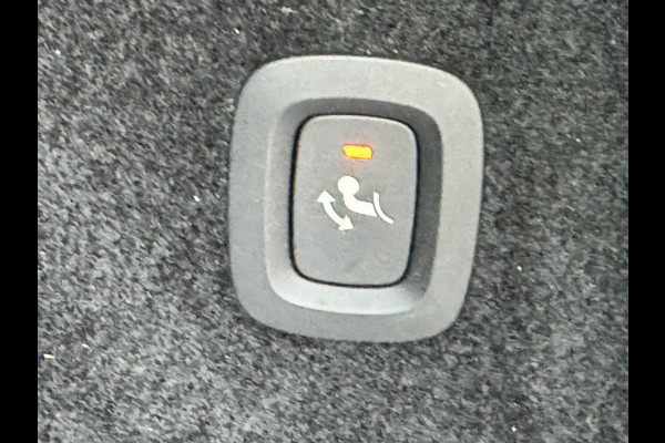 Volvo V60 2.0 B3 Momentum Advantage Automaat Comfortpack Adaptive cruise Climate control Leer Full LED Dodehoekdetectie