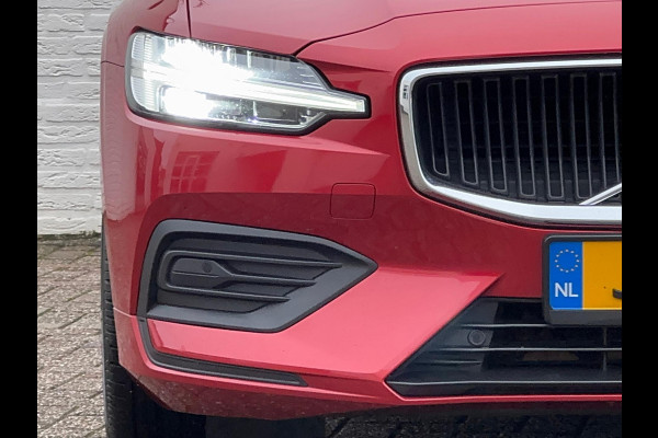Volvo V60 2.0 B3 Momentum Advantage Automaat Comfortpack Adaptive cruise Climate control Leer Full LED Dodehoekdetectie