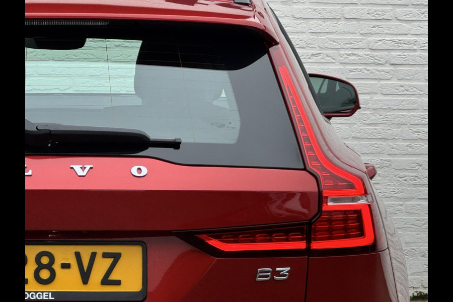Volvo V60 2.0 B3 Momentum Advantage Automaat Comfortpack Adaptive cruise Climate control Leer Full LED Dodehoekdetectie