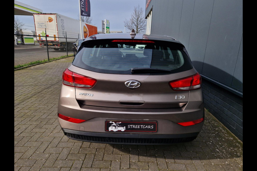 Hyundai i30 1.5 T-GDi MHEV
