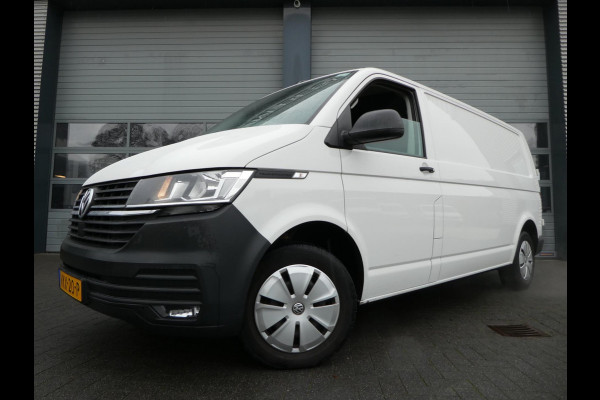 Volkswagen Transporter 2.0 TDI L2H1 airco navigatie pdc 3 zits trekhaak