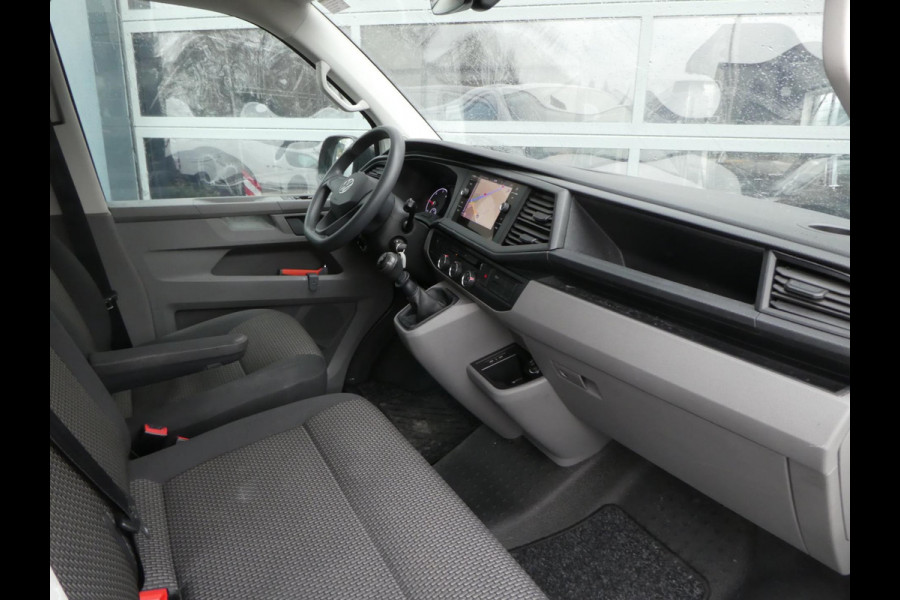 Volkswagen Transporter 2.0 TDI L2H1 airco navigatie pdc 3 zits trekhaak