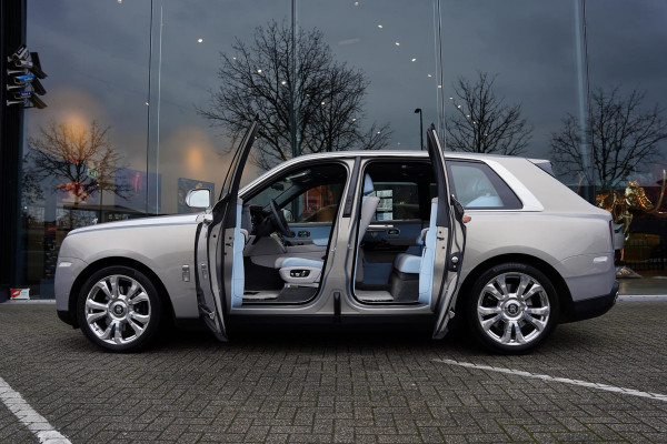 Rolls-Royce Cullinan 6.75 V12 / Bespoke Audio / Starlight / Twin-Coachline