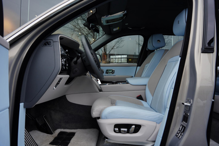 Rolls-Royce Cullinan 6.75 V12 / Bespoke Audio / Starlight / Twin-Coachline