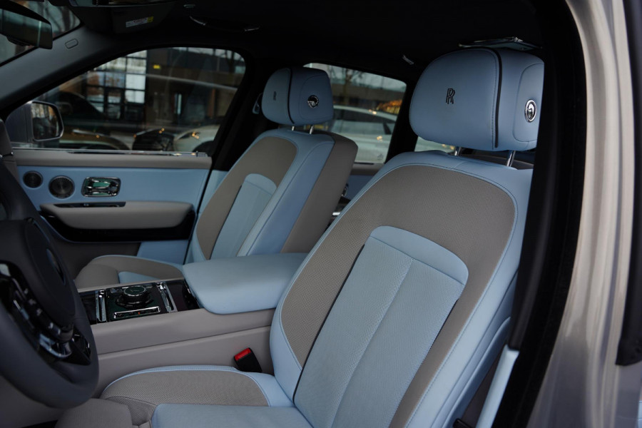 Rolls-Royce Cullinan 6.75 V12 / Bespoke Audio / Starlight / Twin-Coachline