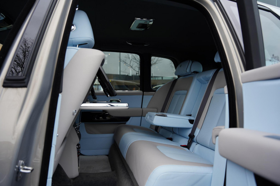 Rolls-Royce Cullinan 6.75 V12 / Bespoke Audio / Starlight / Twin-Coachline