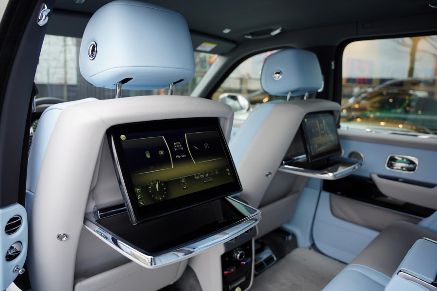 Rolls-Royce Cullinan 6.75 V12 / Bespoke Audio / Starlight / Twin-Coachline