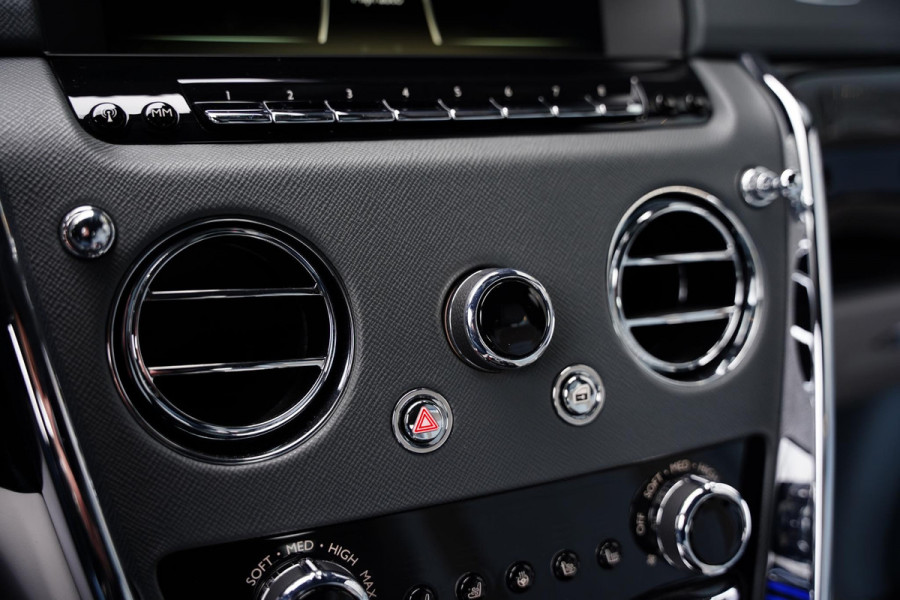 Rolls-Royce Cullinan 6.75 V12 / Bespoke Audio / Starlight / Twin-Coachline