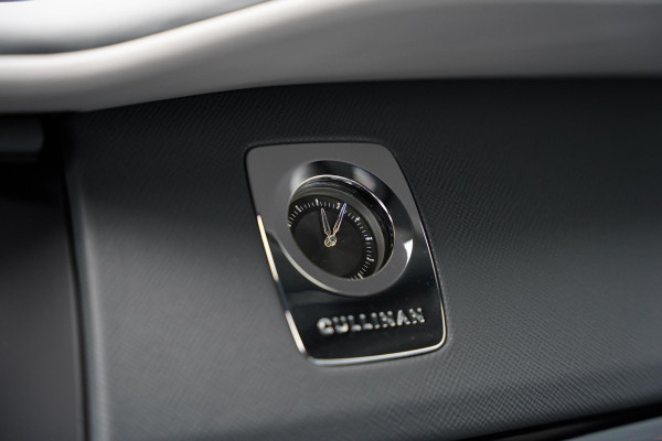 Rolls-Royce Cullinan 6.75 V12 / Bespoke Audio / Starlight / Twin-Coachline
