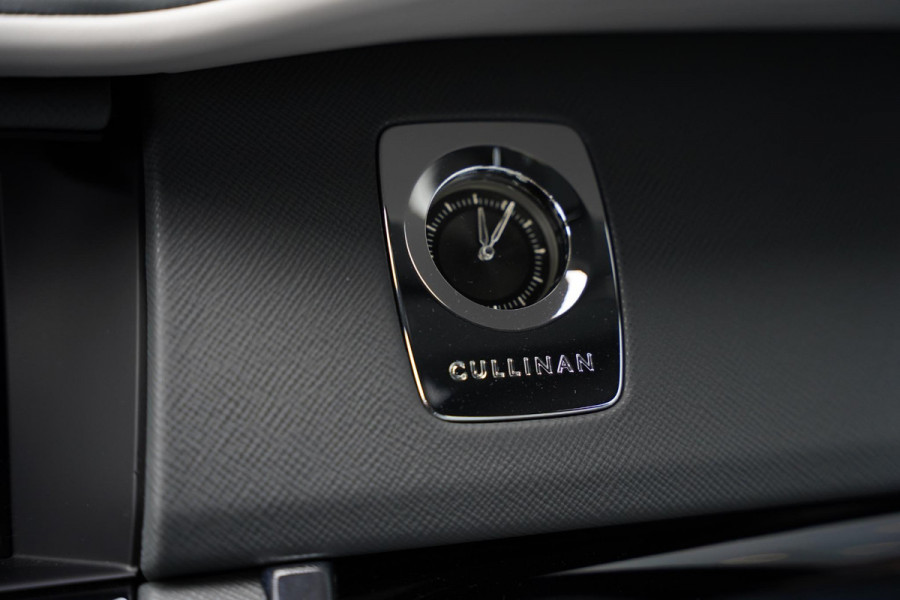 Rolls-Royce Cullinan 6.75 V12 / Bespoke Audio / Starlight / Twin-Coachline