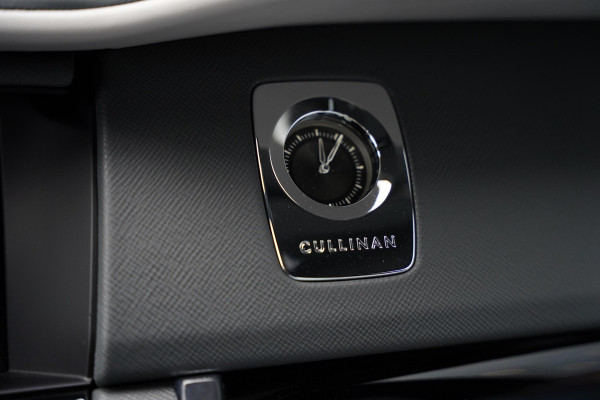 Rolls-Royce Cullinan 6.75 V12 / Bespoke Audio / Starlight / Twin-Coachline