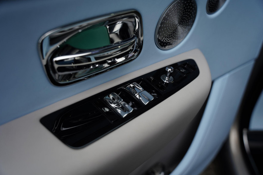 Rolls-Royce Cullinan 6.75 V12 / Bespoke Audio / Starlight / Twin-Coachline