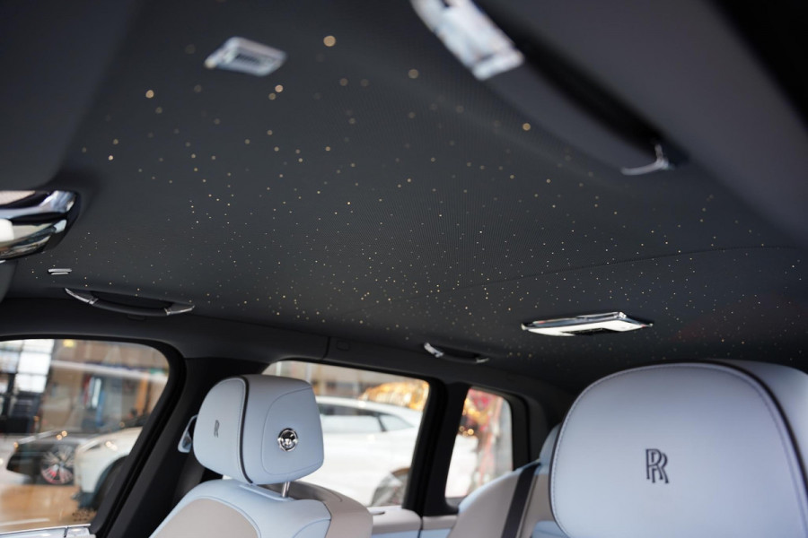 Rolls-Royce Cullinan 6.75 V12 / Bespoke Audio / Starlight / Twin-Coachline