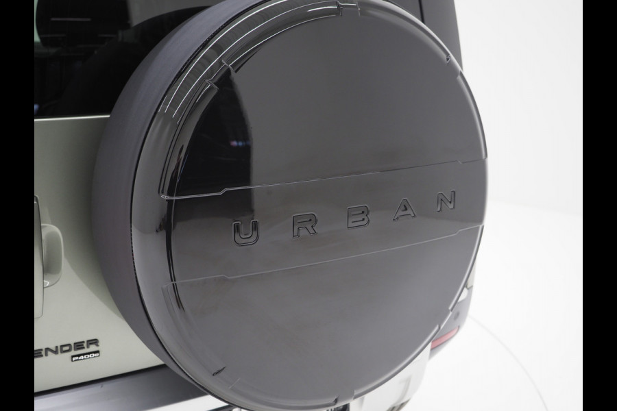 Land Rover Defender 110 2.0 P400e Urban Look | Panoramadak | Black Pack | Luchtvering | Meridian | 360 | Adaptive Cruise