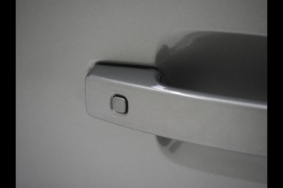 Land Rover Defender 110 2.0 P400e Urban Look | Panoramadak | Black Pack | Luchtvering | Meridian | 360 | Adaptive Cruise