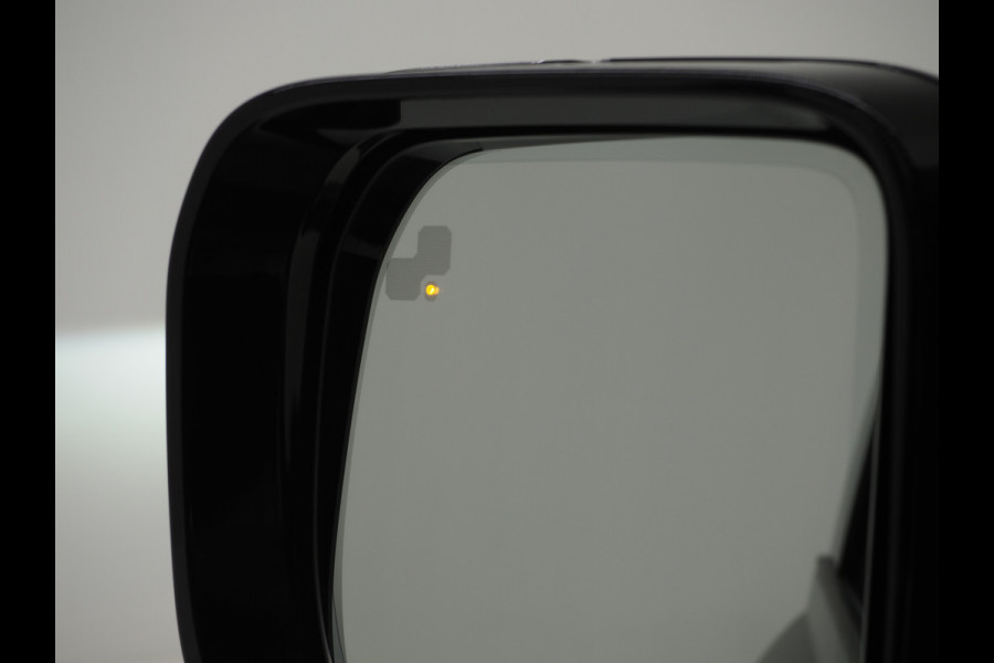 Land Rover Defender 110 2.0 P400e Urban Look | Panoramadak | Black Pack | Luchtvering | Meridian | 360 | Adaptive Cruise