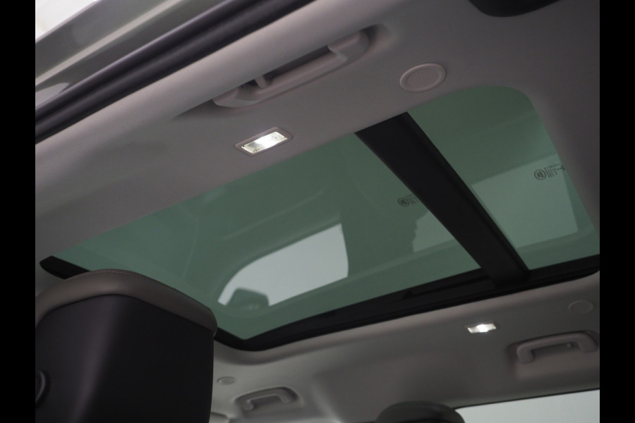 Land Rover Defender 110 2.0 P400e Urban Look | Panoramadak | Black Pack | Luchtvering | Meridian | 360 | Adaptive Cruise