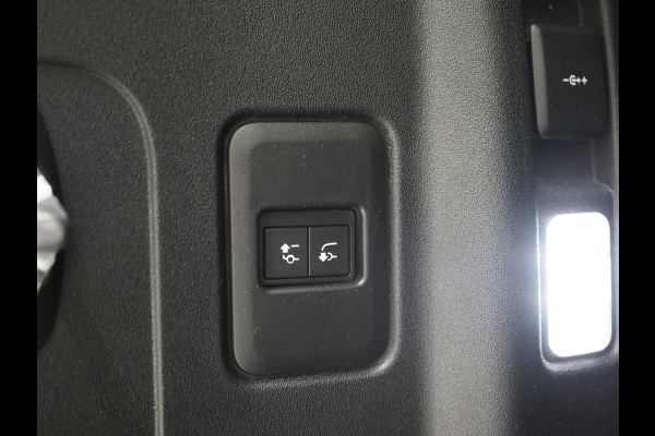 Land Rover Defender 110 2.0 P400e Urban Look | Panoramadak | Black Pack | Luchtvering | Meridian | 360 | Adaptive Cruise