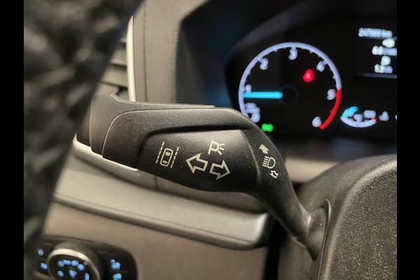 Ford Transit Custom 2.0 TDCI L2H1 Limited Sport Dubbele Cabine Airco Cruise Control Navi Trekhaak 2x schuifdeur apk t/m 10-12-'26