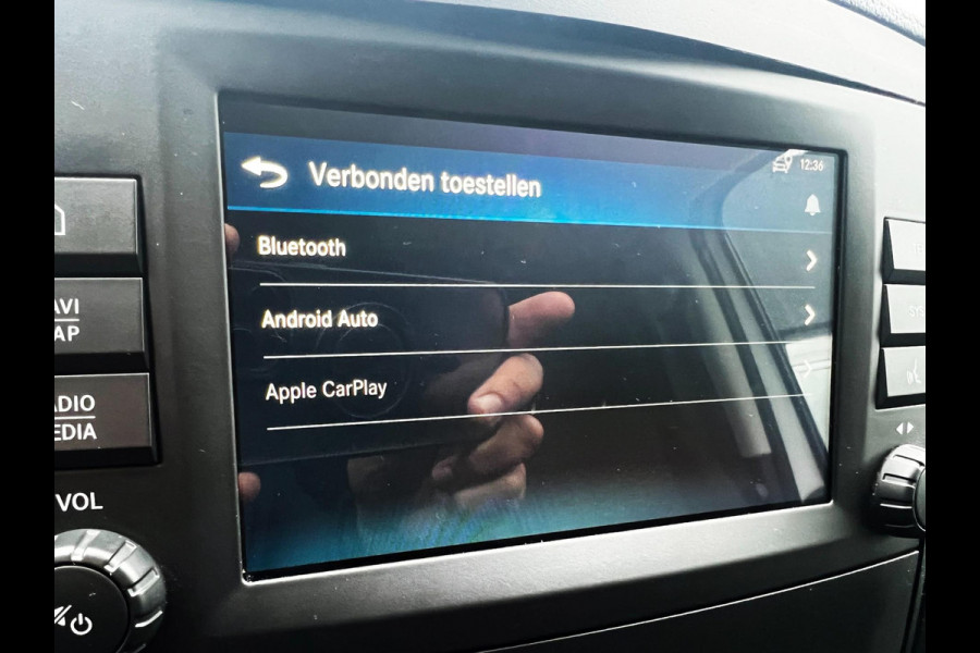 Mercedes-Benz eVito EVito Lang 41 kWh Carplay_Navi_F1 Flippers_Stoelverw
