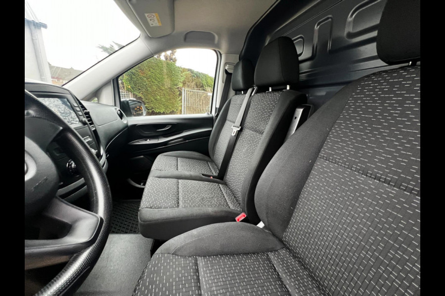 Mercedes-Benz eVito EVito Lang 41 kWh Carplay_Navi_F1 Flippers_Stoelverw