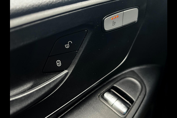 Mercedes-Benz eVito EVito Lang 41 kWh Carplay_Navi_F1 Flippers_Stoelverw