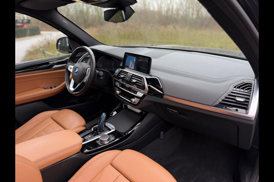 BMW iX3 High Executive 80 kWh SOH 97% PANORAMADAK/HEAD-UP/HARMANKARDON/ /TREKHAAK/LEER FULL-LED/360" CAMERA |