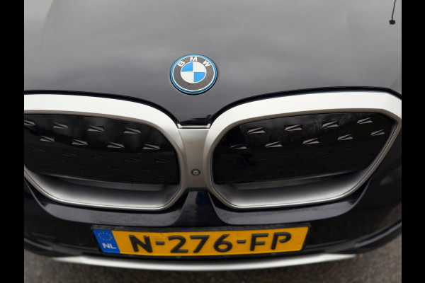 BMW iX3 High Executive 80 kWh SOH 97% PANORAMADAK/HEAD-UP/HARMANKARDON/ /TREKHAAK/LEER FULL-LED/360" CAMERA |