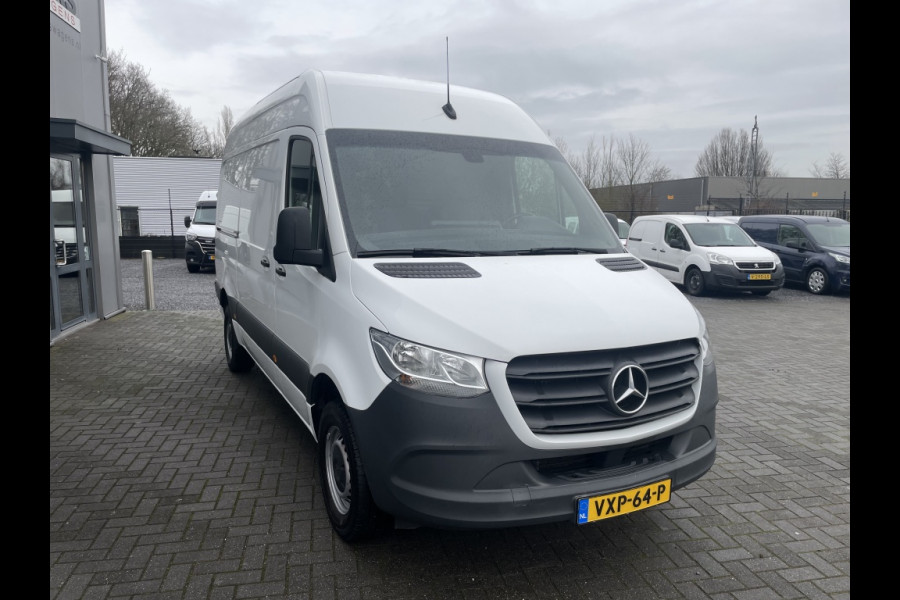 Mercedes-Benz Sprinter 317 CDI Aut. L2H2 Airco | Trekhaak 3500kg | Adaptive Cruise