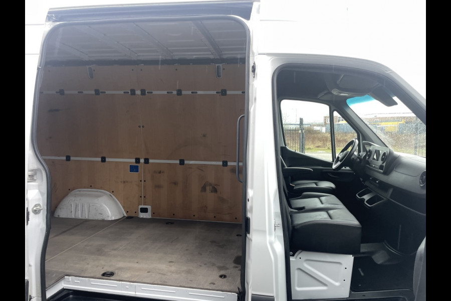 Mercedes-Benz Sprinter 317 CDI Aut. L2H2 Airco | Trekhaak 3500kg | Adaptive Cruise