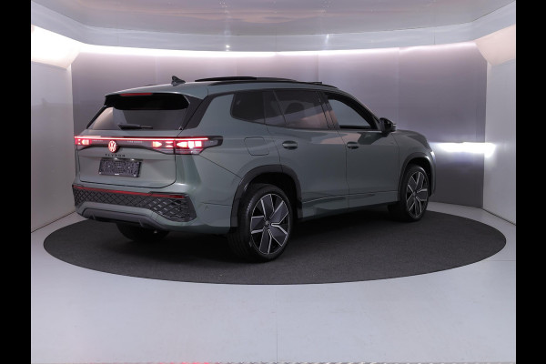 Volkswagen Tayron 1.5 eHybrid R-Line Edition 272 pk Automaat (DSG) | Navigatie | Panoramadak | Parkeersensoren (Park assist) | Achteruitrijcamera | Black Style pakket | R-Line |