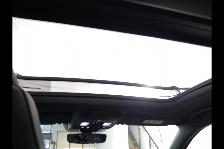 Volkswagen Tayron 1.5 eHybrid R-Line Edition 272 pk Automaat (DSG) | Navigatie | Panoramadak | Parkeersensoren (Park assist) | Achteruitrijcamera | Black Style pakket | R-Line |