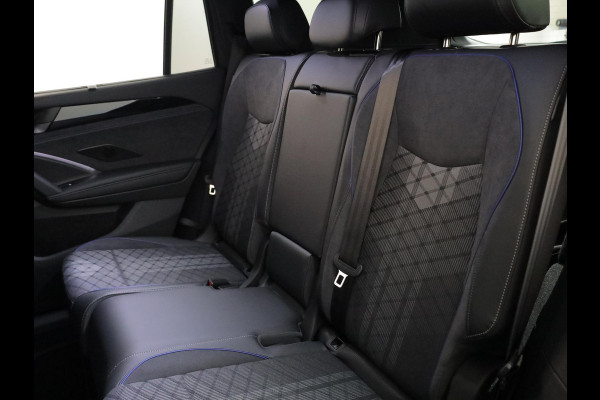 Volkswagen Tayron 1.5 eHybrid R-Line Edition 272 pk Automaat (DSG) | Navigatie | Panoramadak | Parkeersensoren (Park assist) | Achteruitrijcamera | Black Style pakket | R-Line |