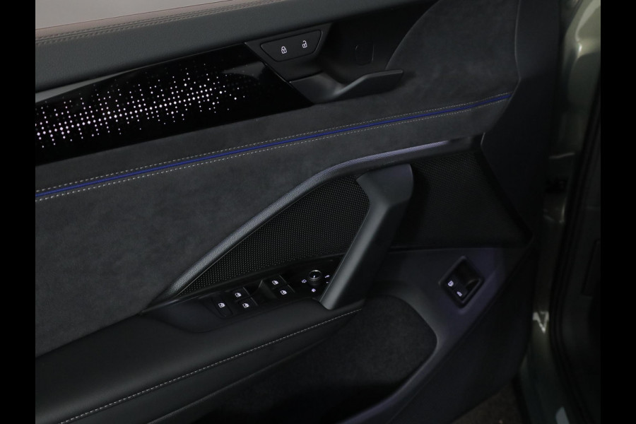 Volkswagen Tayron 1.5 eHybrid R-Line Edition 272 pk Automaat (DSG) | Navigatie | Panoramadak | Parkeersensoren (Park assist) | Achteruitrijcamera | Black Style pakket | R-Line |