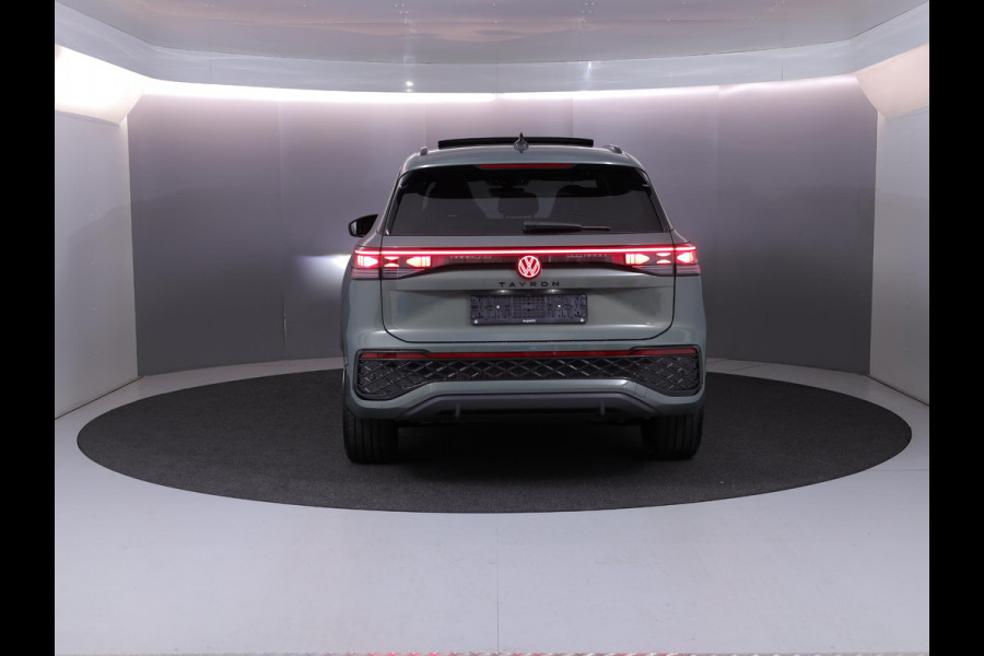 Volkswagen Tayron 1.5 eHybrid R-Line Edition 272 pk Automaat (DSG) | Navigatie | Panoramadak | Parkeersensoren (Park assist) | Achteruitrijcamera | Black Style pakket | R-Line |